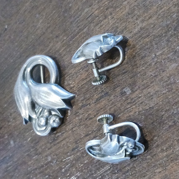 George Jensen Tulip Brooch and Matching screw back Earrings SS Denmark - Picture 2 of 12